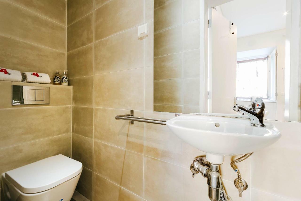 Rent4Rest Lisbon Downtown Tiny Studio Apartments Dış mekan fotoğraf